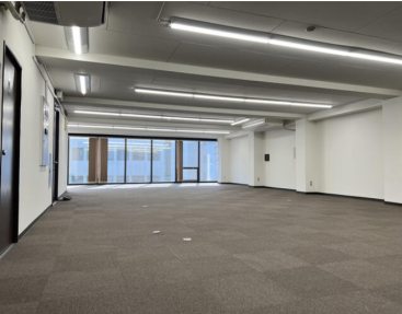 No.17817�̒��ݎ������G���g�����X�E�ݎ��ʐ^