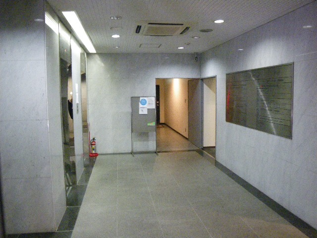 No.8534�̒��ݎ������G���g�����X�E�ݎ��ʐ^